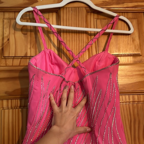 Thin strap pink ball gown - long sparkling details - Picture 3 of 7